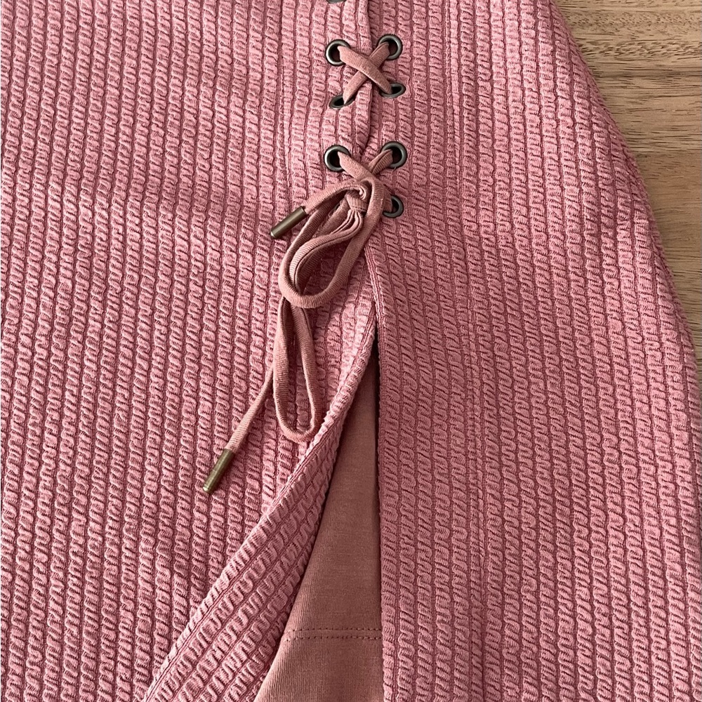 Anthropologie Textured Mauve Lace-Up Mini Skirt - Picture 4 of 8